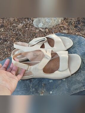 Sandals Leather Clarks Artisan Women Size 9